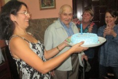 Celebrando-sus-90-años-en-Holguín-Cuba-enero-de-2018-