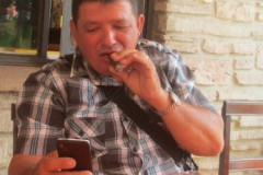 Disfrutando un habano